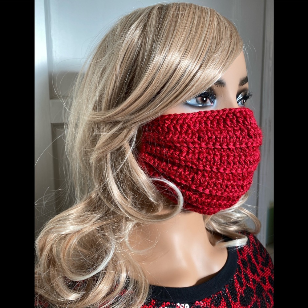 Hand-knitted Face Mask - Picture 2 of 11